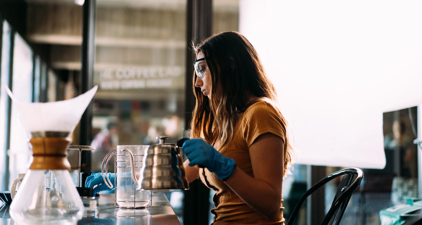 A student works in a laboratory.