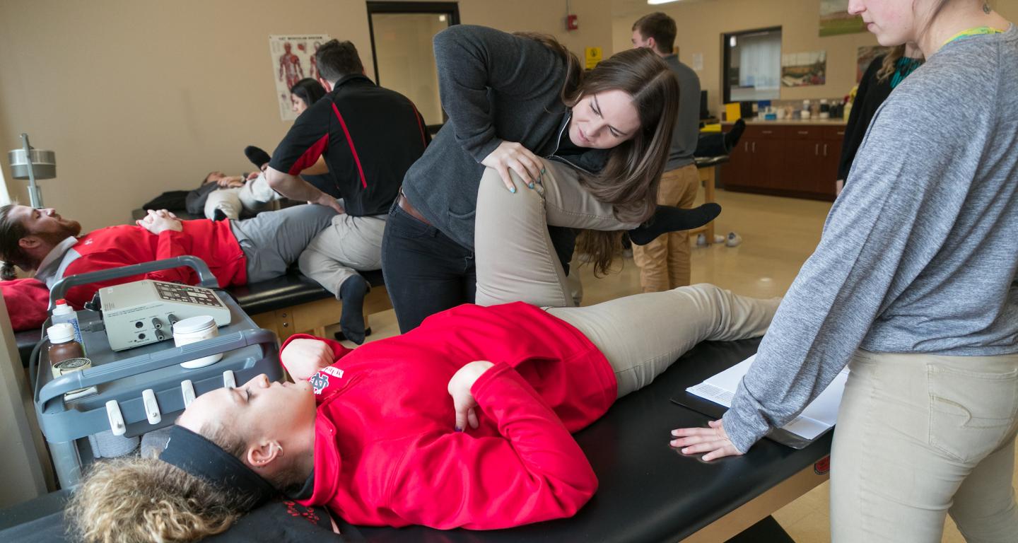 How to Become an Athletic Trainer