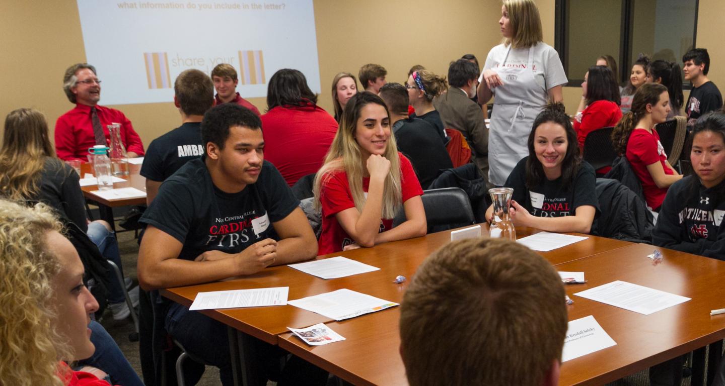 Sophomore first-gen students at a Cardinal First dinner event.